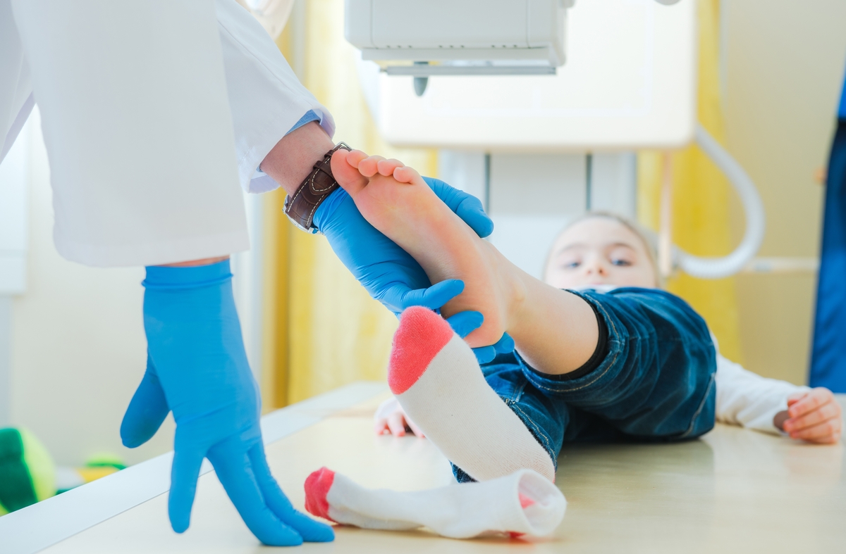 Gyermekkori lábdeformitás kezelése, rehabilitációja